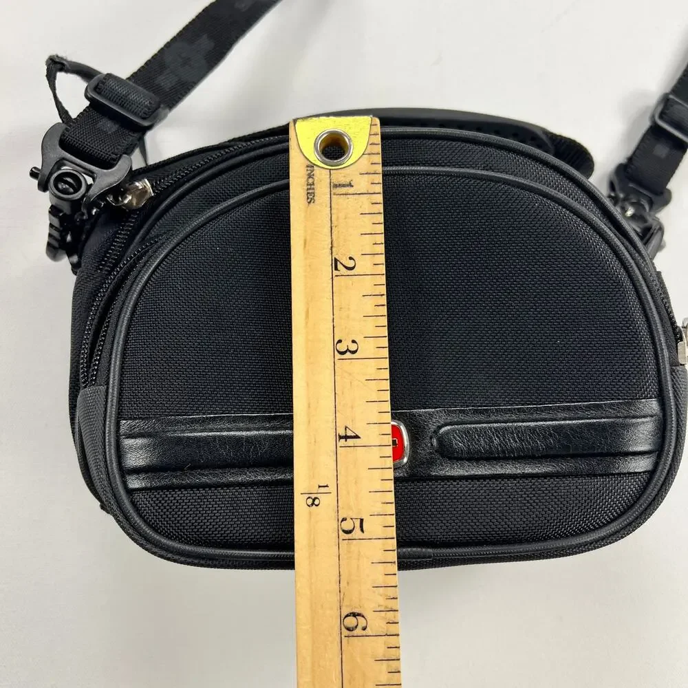 Wenger Swiss Army The Trend Black Nylon Dual Zip Top Camera Bag WA-7888-02
